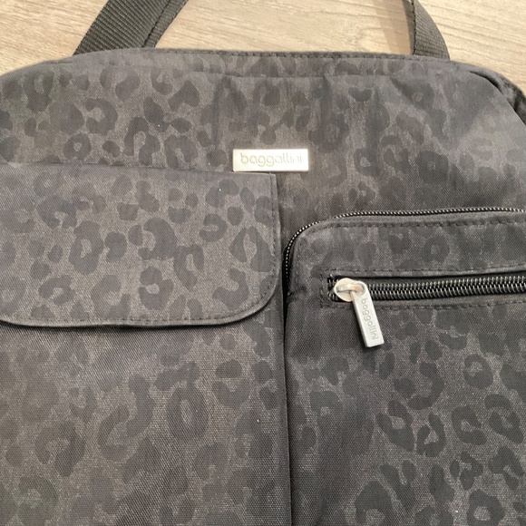 Baggallni Crossbody Black Animal Print Lightweight - Picture 5 of 8